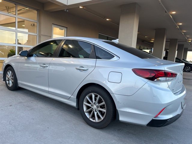 Used 2019 Hyundai Sonata SE w/ Cargo Package FWD image 4