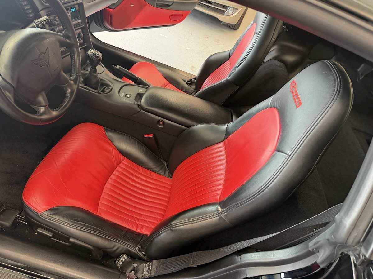 Used 2002 Chevrolet Corvette Z06 w/ Memory Pkg RWD image 18