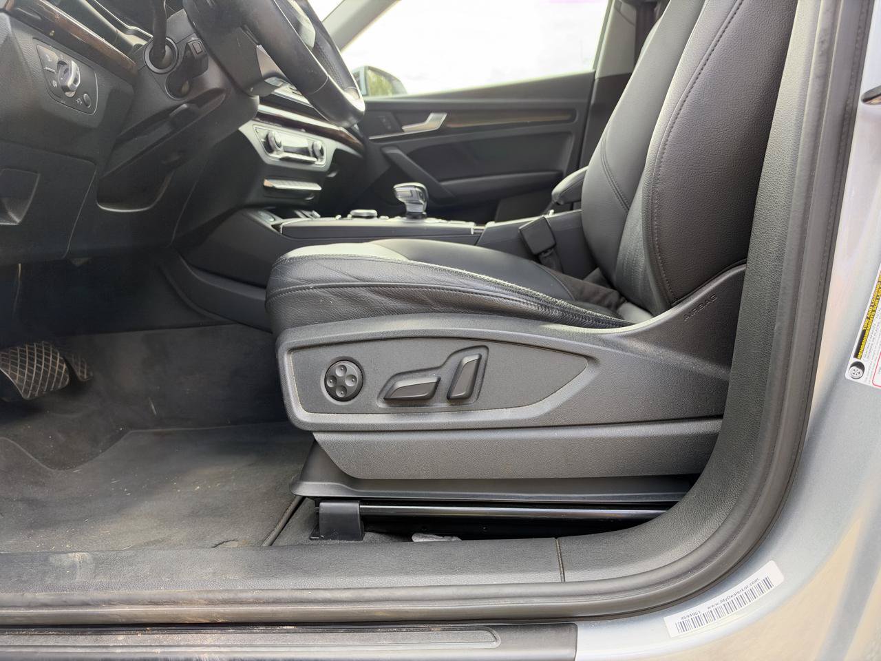 Used 2019 Audi Q5 2.0T Premium w/ Convenience Package AWD/4WD image 32