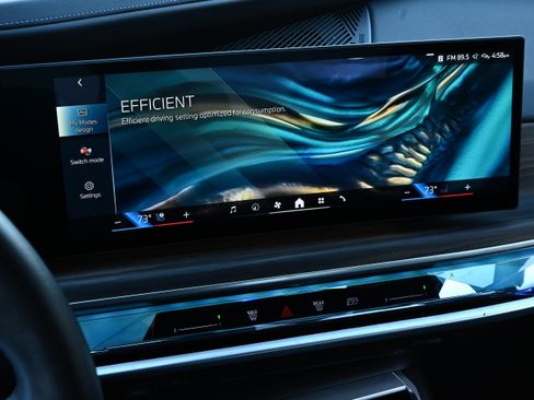 Certified 2024 BMW 760i xDrive w/ Executive Package image 35