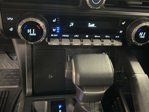 Used 2025 Toyota 4Runner 4WD image 19