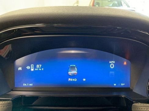 New 2024 Lincoln Corsair AWD w/ Equipment Group 101A image 24