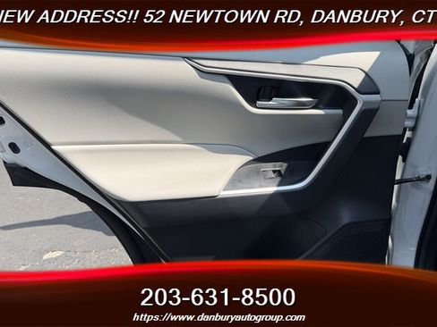 Used 2022 Toyota RAV4 XLE Premium FWD image 28