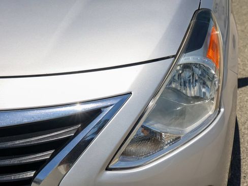 Used 2017 Nissan Versa S Plus FWD image 10
