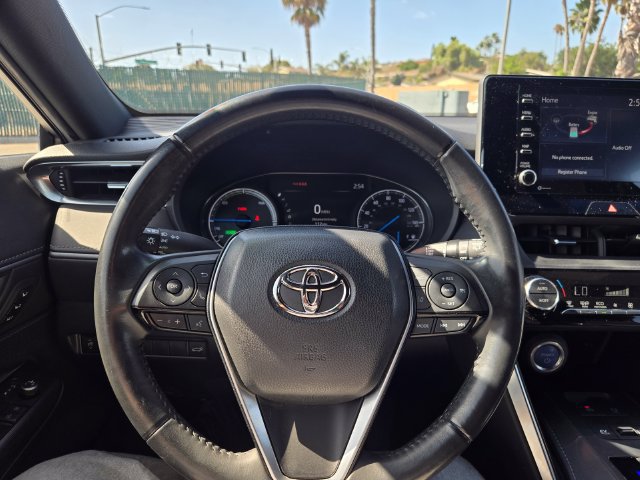 Used 2022 Toyota Venza XLE AWD/4WD image 18
