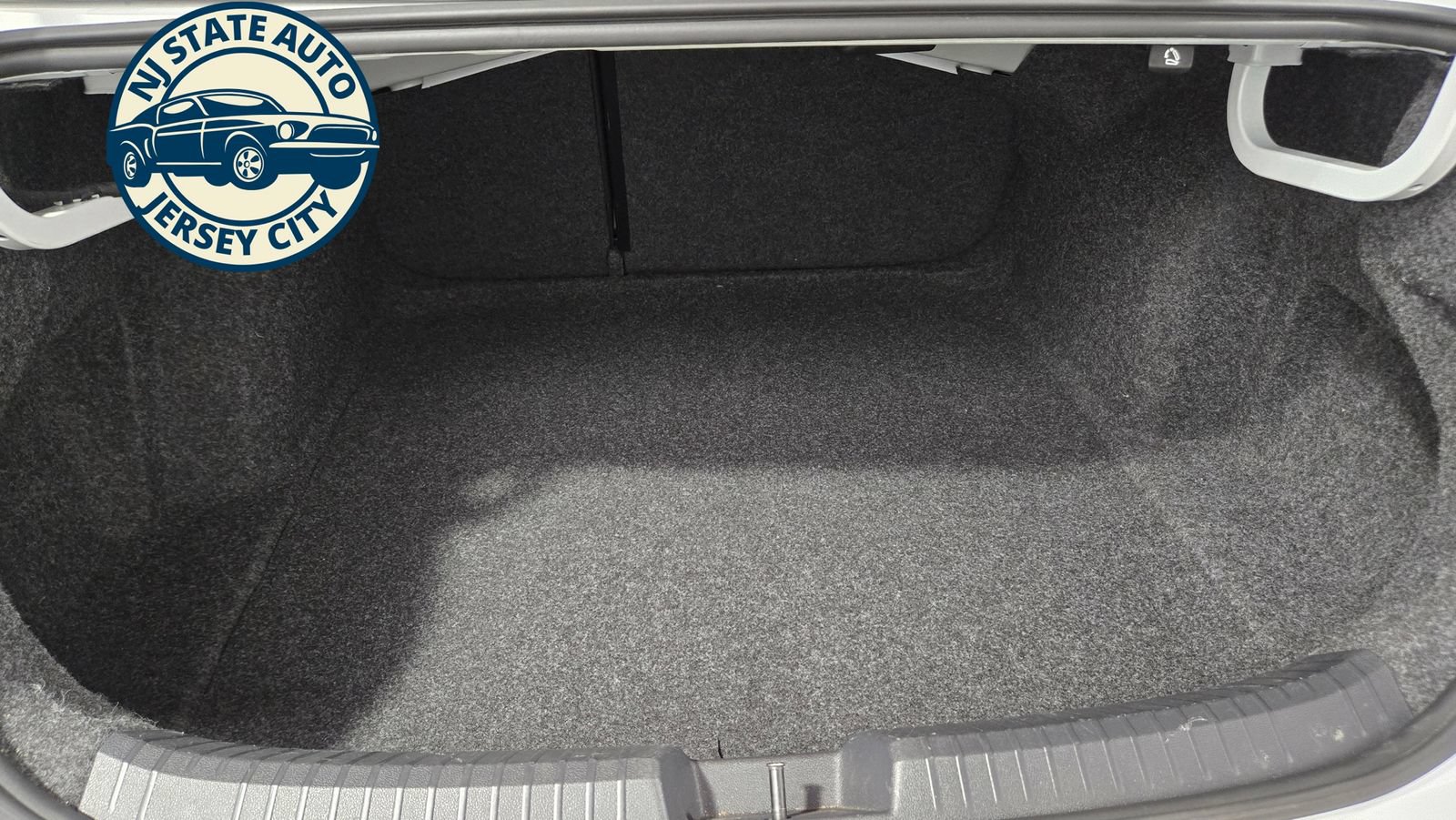 Used 2019 Volkswagen Jetta GLI Autobahn FWD image 34