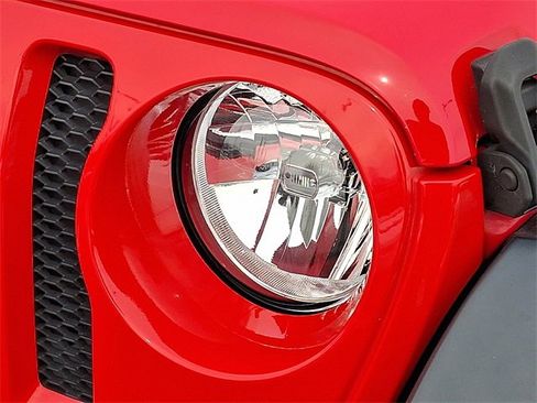 Used 2018 Jeep Wrangler Unlimited Sport S image 29