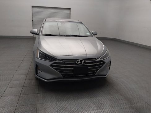Used 2020 Hyundai Elantra SE FWD image 14