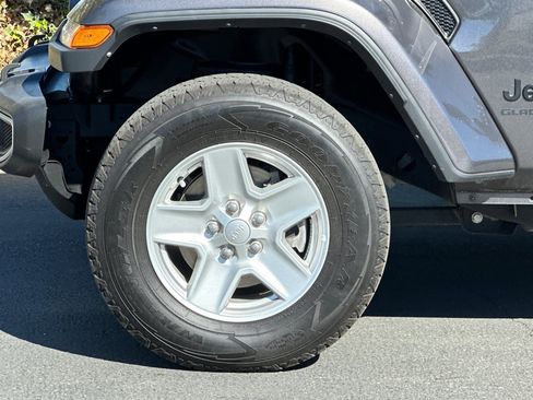 Used 2022 Jeep Gladiator Sport image 27