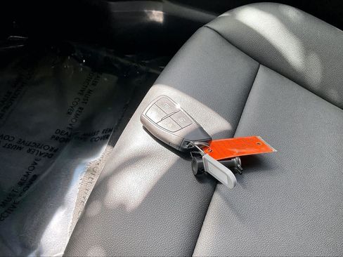 Used 2025 Chevrolet Colorado Trail Boss AWD/4WD image 11