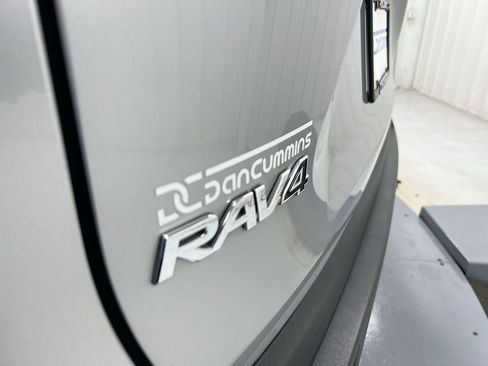 Used 2021 Toyota RAV4 XLE FWD image 25