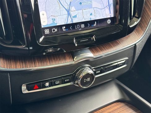 Certified 2023 Volvo XC60 B5 Ultimate w/ Climate Package image 20