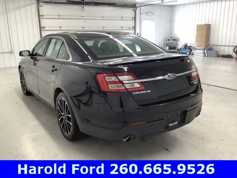 Used 2017 Ford Taurus Limited image 4