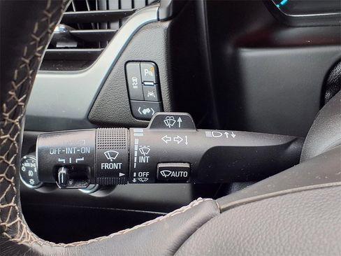 Used 2017 Chevrolet Suburban LT image 16