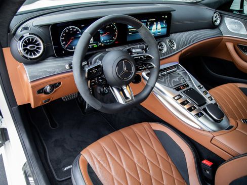 Used 2023 Mercedes-Benz AMG GT 43 image 4