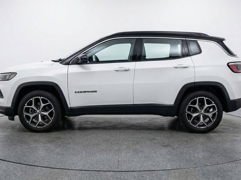 Used 2025 Jeep Compass Limited AWD/4WD image 5