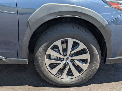 Used 2024 Subaru Outback Premium AWD/4WD image 8