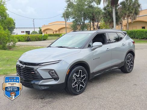 Certified 2023 Chevrolet Blazer RS w/ Driver Confidence II Package FWD image 2