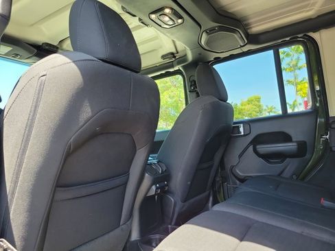 Used 2022 Jeep Wrangler Unlimited Sport AWD/4WD image 17