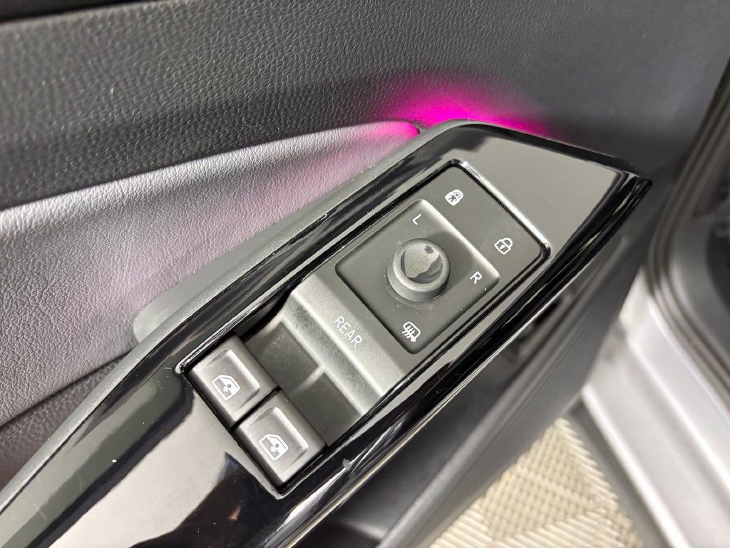 Used 2023 Volkswagen ID.4 Pro S AWD/4WD image 12