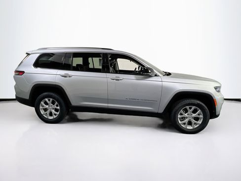 Used 2023 Jeep Grand Cherokee L Limited AWD/4WD image 4