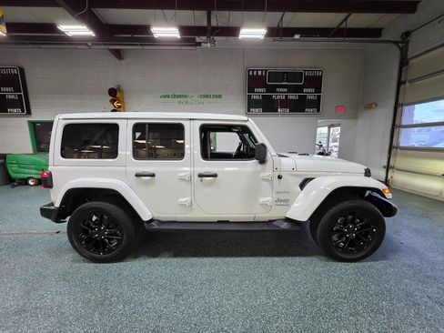 Used 2021 Jeep Wrangler Unlimited Sahara w/ Cold Weather Group image 5