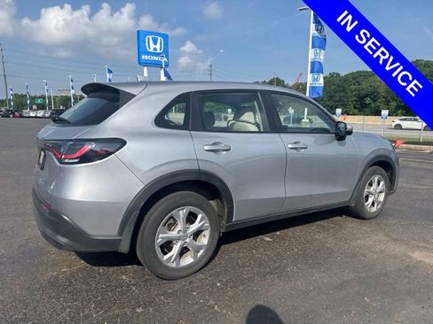 Used 2023 Honda HR-V LX image 5