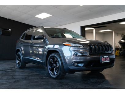 Used 2018 Jeep Cherokee Latitude w/ Altitude Package