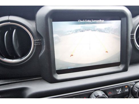 Used 2023 Jeep Wrangler Unlimited Sahara w/ Cold Weather Group AWD/4WD image 20