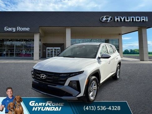 Used 2025 Hyundai Tucson SE AWD/4WD image 1
