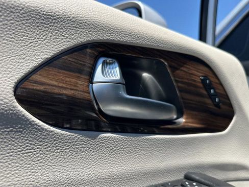 Used 2022 Chrysler Pacifica Limited image 35