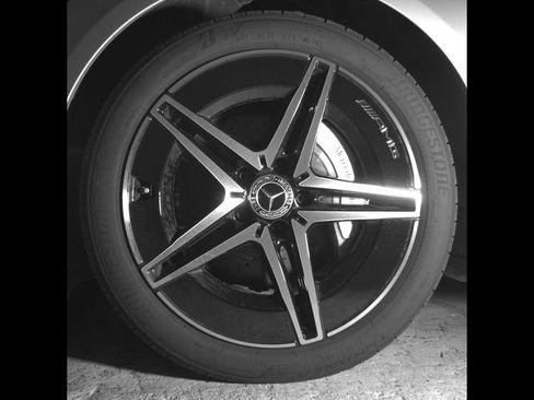 Used 2025 Mercedes-Benz C 300 4MATIC Sedan image 9