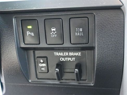 Used 2019 Toyota Tundra Platinum image 30