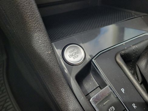 Used 2018 Volkswagen Tiguan SEL image 34