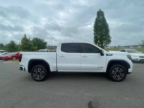 Used 2024 GMC Sierra 1500 AT4 w/ Technology Package AWD/4WD image 8