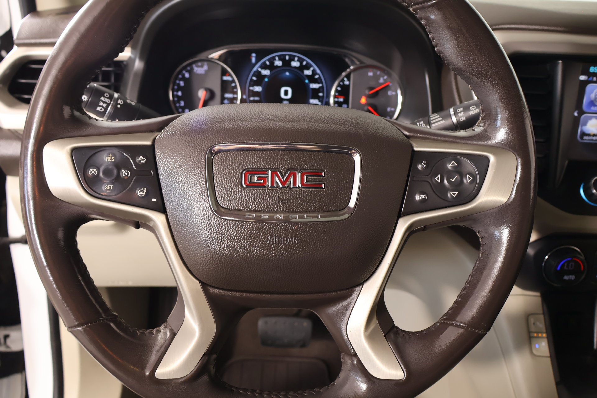 Used 2019 GMC Acadia Denali FWD image 3