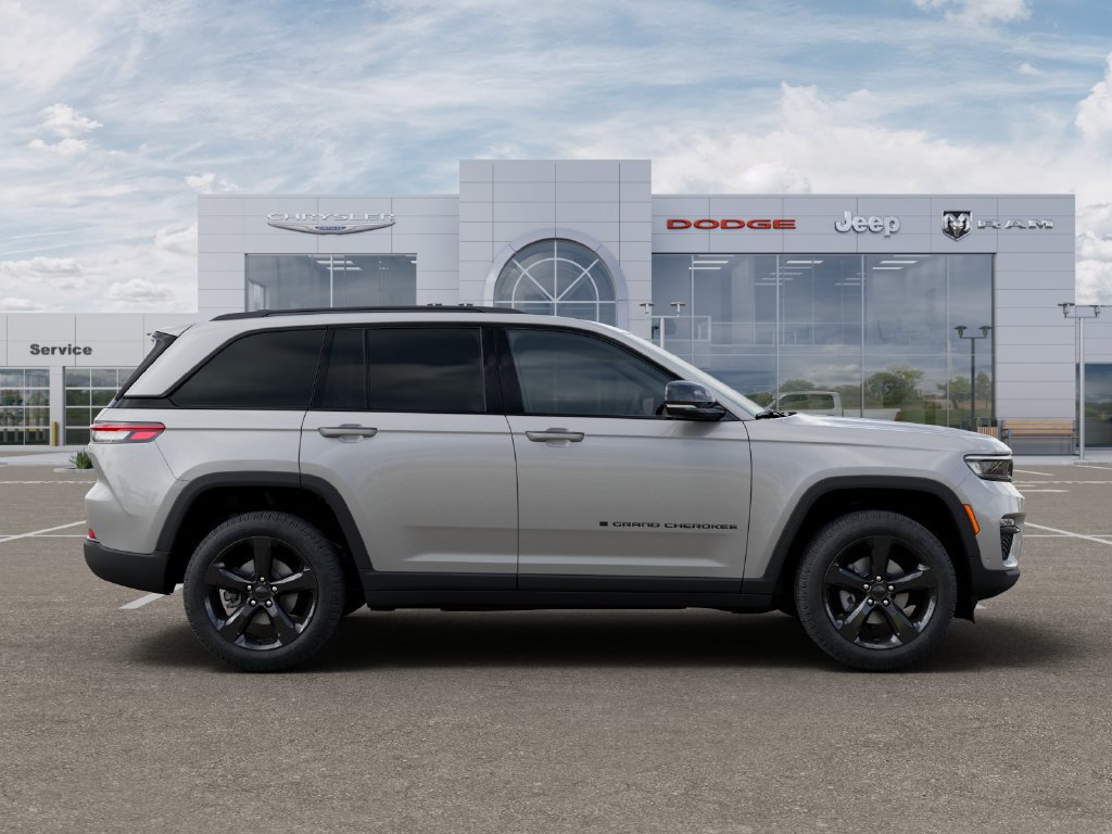 New 2025 Jeep Grand Cherokee Limited w/ Luxury Tech Group II AWD/4WD image 22