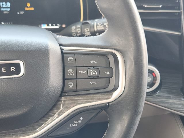 Used 2022 Jeep Wagoneer Series III w/ Flexible Seating Group RWD image 28
