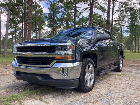 Used 2018 Chevrolet Silverado 1500 LT w/ Texas Edition image 2