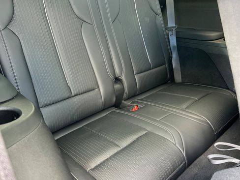 Used 2026 Cadillac Vistiq Luxury image 17