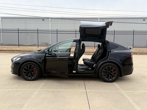 Used 2023 Tesla Model X Plaid image 19