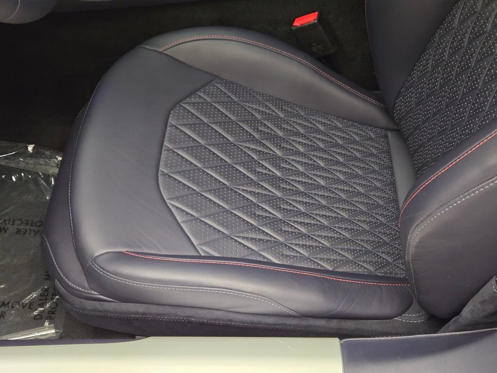 Used 2025 Aston Martin DB12 Coupe RWD image 31