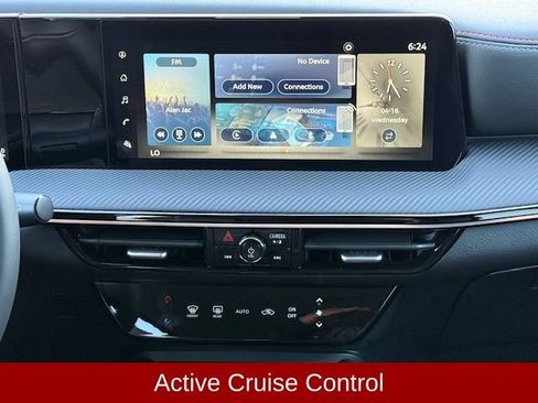 New 2026 Nissan Kicks SR AWD/4WD image 15
