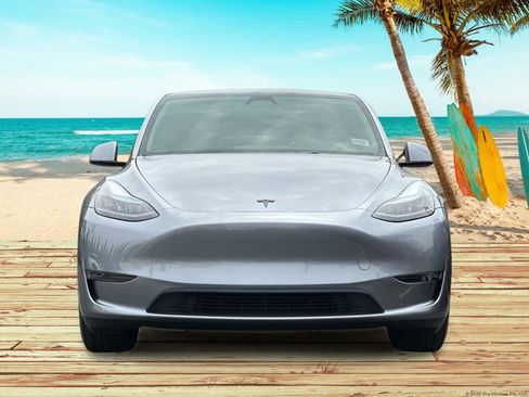 Used 2024 Tesla Model Y Performance AWD/4WD image 9