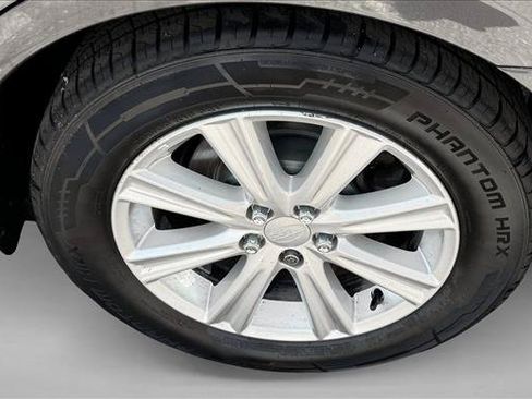 Used 2012 Subaru Legacy 2.5i Premium AWD/4WD image 8