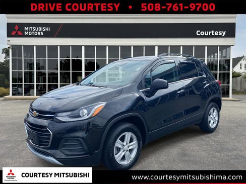 Used 2019 Chevrolet Trax LT w/ LT Convenience Package image 1
