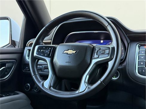 Used 2023 Chevrolet Suburban LT image 12