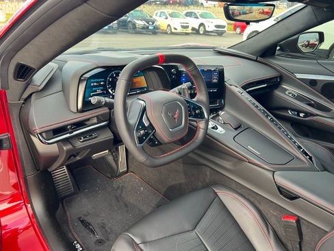 Used 2023 Chevrolet Corvette Stingray Premium Cpe w/ Body-Color Dual Roof Package image 18