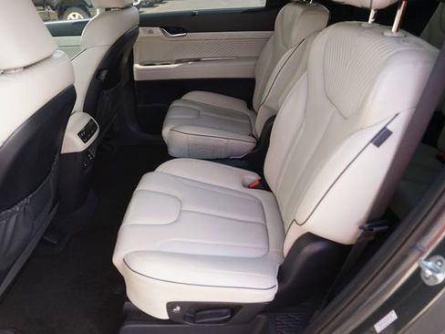 Used 2023 Hyundai Palisade Calligraphy FWD image 13