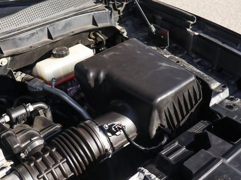 Used 2021 Nissan Titan PRO-4X w/ Pro-4x Convenience Package image 13